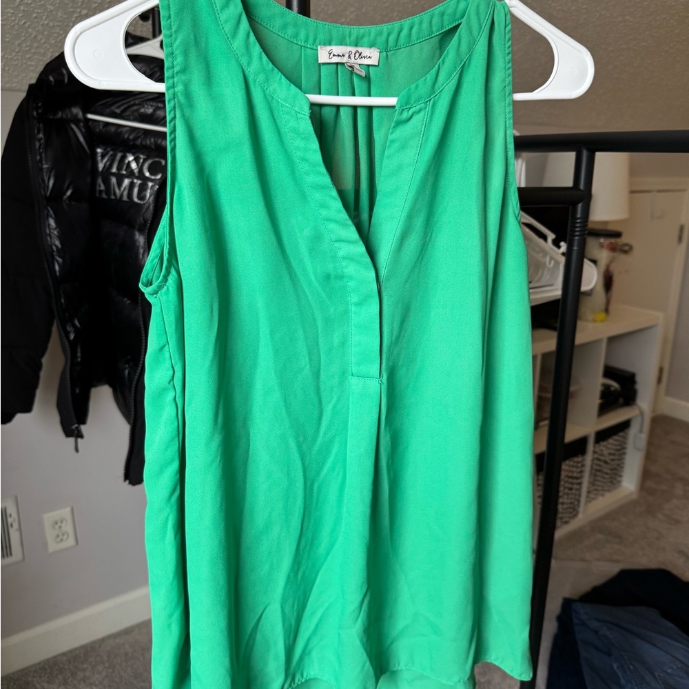 Vince Camuto Green Sleeveless Blouse